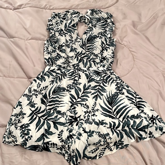 Francesca’s blue rain romper with clasp back, and tie front - Picture 3 of 4